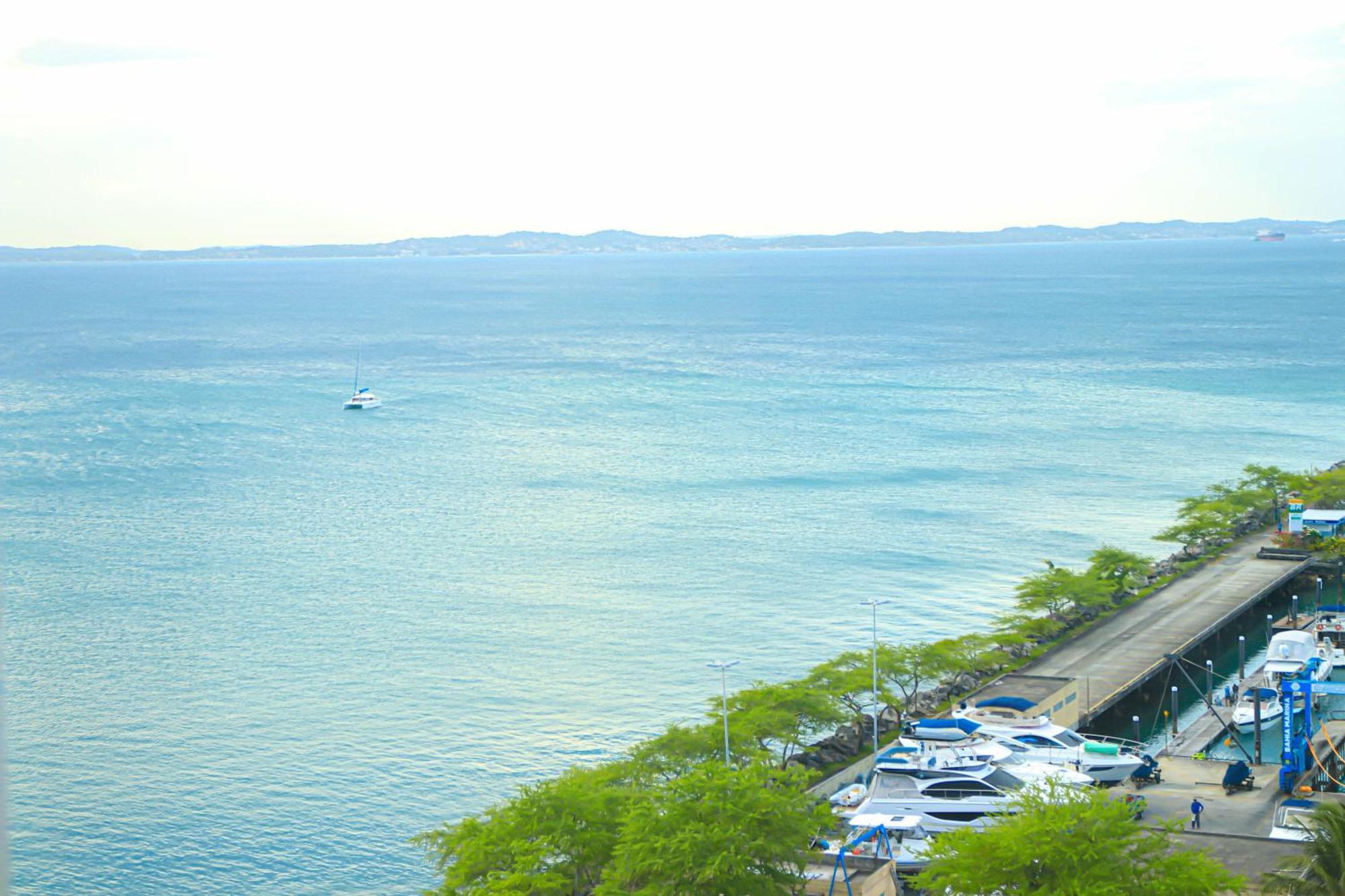 Cloc Marina Vista Mar P/ A Baia De Todos Os Santos Lägenhet Salvador Exteriör bild